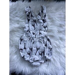 Gap giraffe romper
